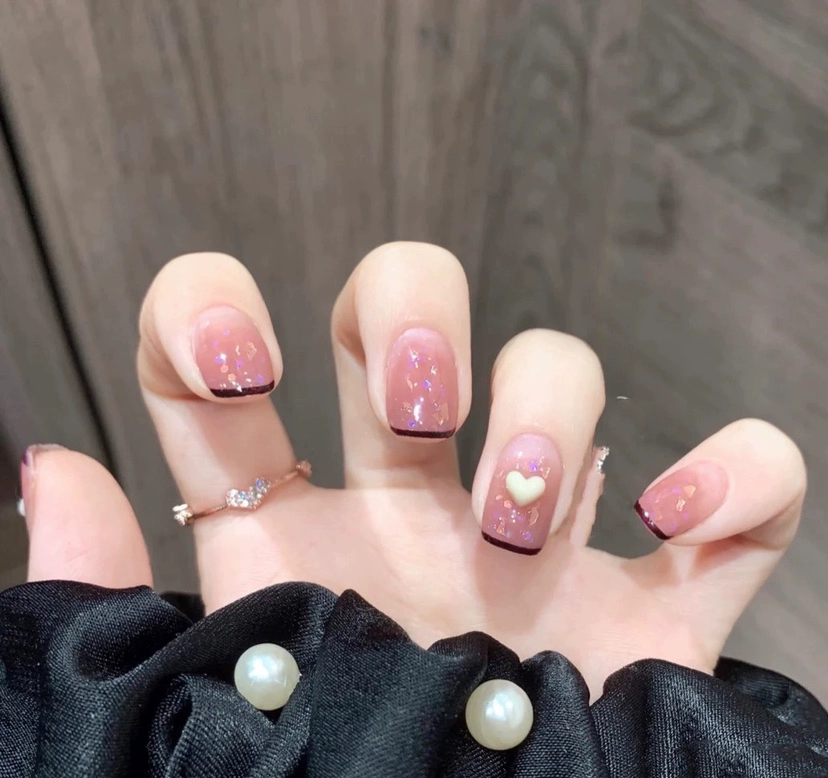 美甲游戏大全免费版_美甲小游戏大全_好玩的美甲小游戏