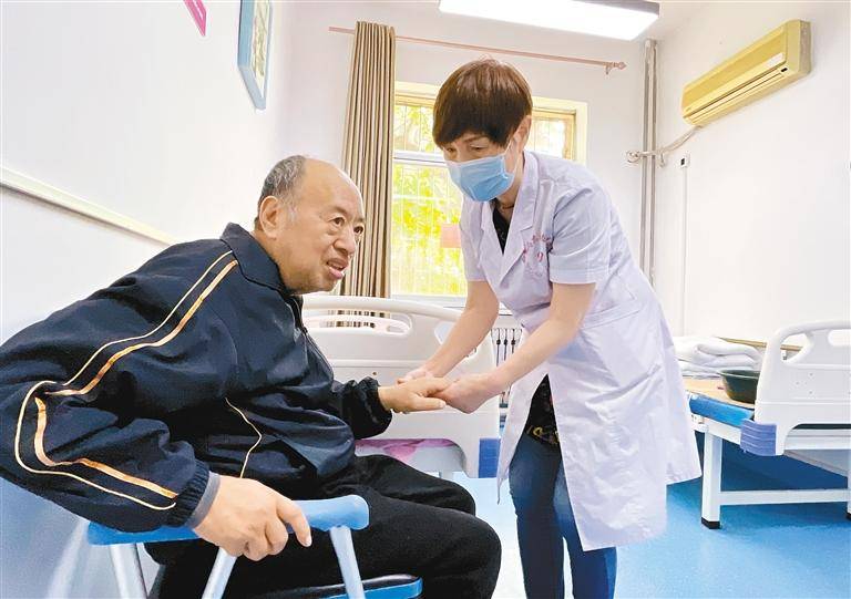 陕西养老app，点亮晚年生活之火