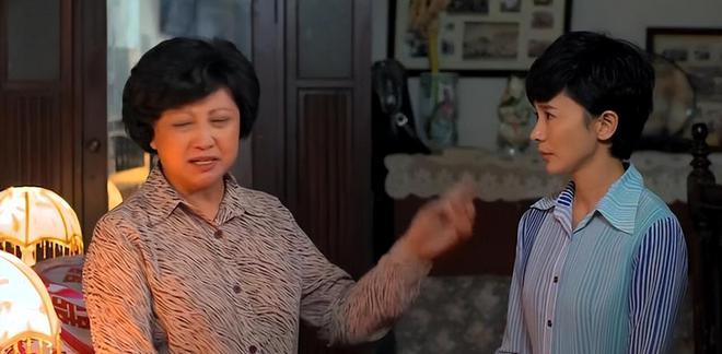 孙女玩儿手机游戏好吗_孙女玩儿手机游戏_孙女玩手机游戏花光奶奶救命钱